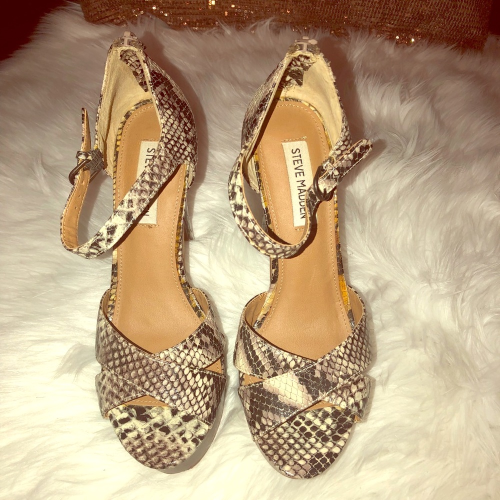 Steve Madden platform heel